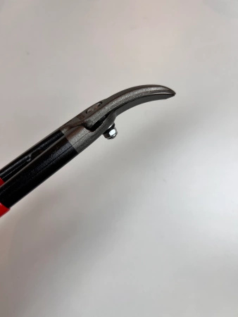 267703 NOŻYCE OTWOROWE PRAWE CZERWONE PVC STUBAI